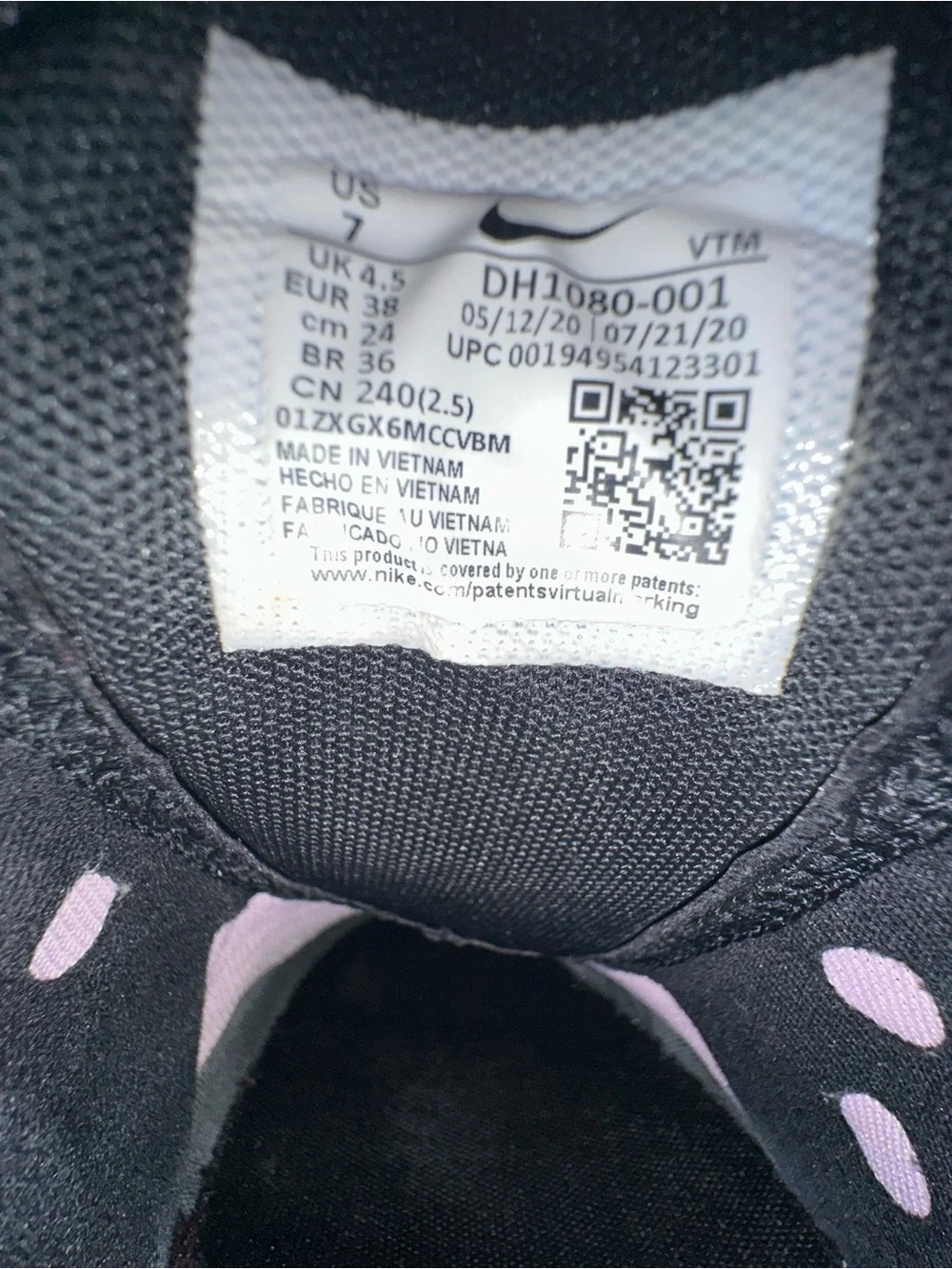 Nike Air Max 270 Women’s Black with Purple Air Unit Sneakers, Size 7